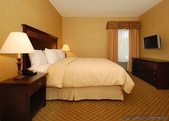 Holiday Inn Express & Suites Milwaukee Nw - Park Place By Ihg Phòng bức ảnh