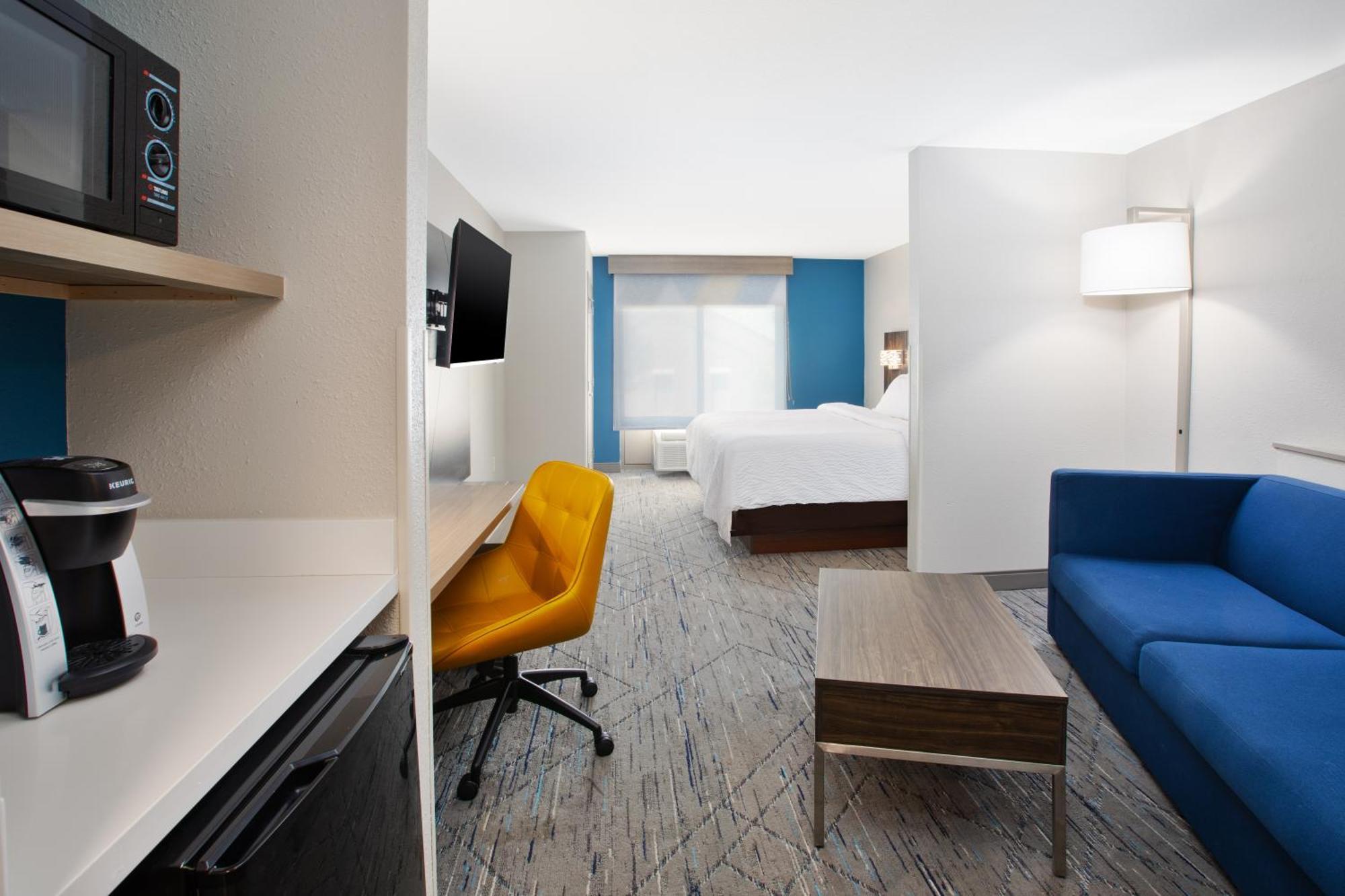Holiday Inn Express & Suites Milwaukee Nw - Park Place By Ihg Ngoại thất bức ảnh
