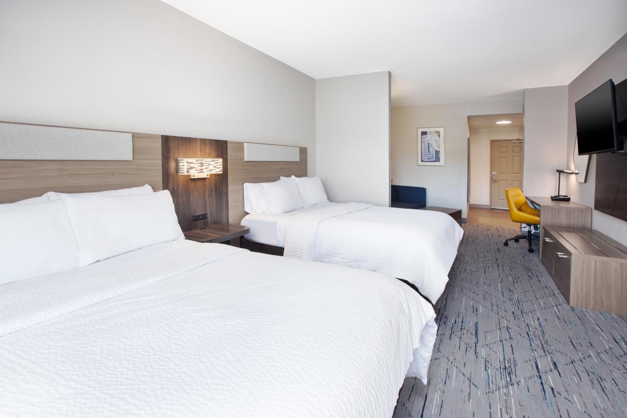 Holiday Inn Express & Suites Milwaukee Nw - Park Place By Ihg Ngoại thất bức ảnh